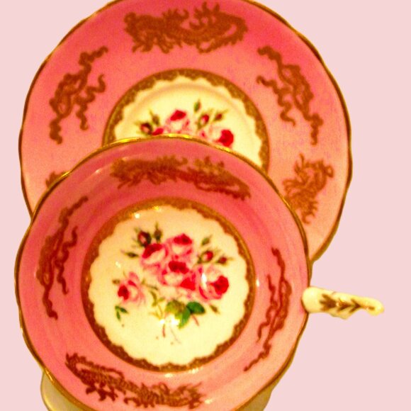 Vtg Royal Stafford bouquet of pink roses,rosebuds,greenery pedestal teacup set - Picture 3 of 12